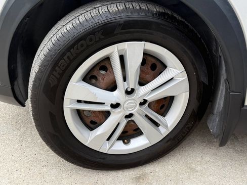 Used 2018 Nissan Kicks S image 20