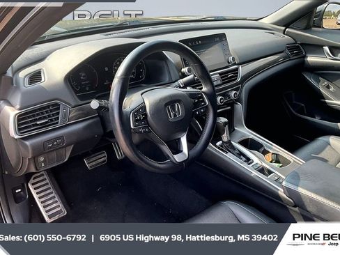 Used 2018 Honda Accord Sport image 12