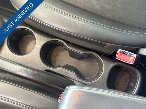 Used 2022 Chevrolet Trax LT w/ LT Convenience Package image 27