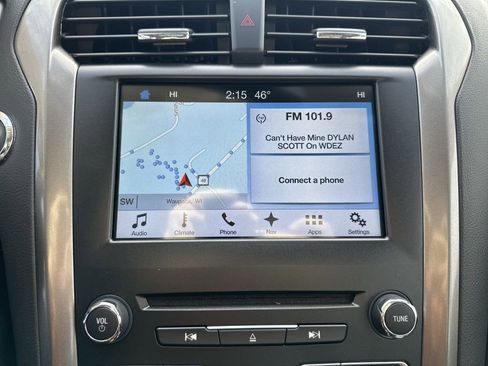 Used 2018 Ford Fusion SE w/ Fusion SE Technology Package image 17