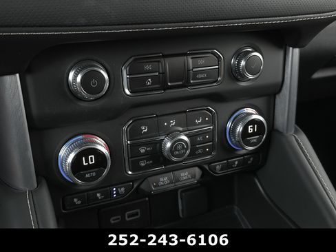Used 2024 GMC Yukon SLT w/ SLT Luxury Package AWD/4WD image 16