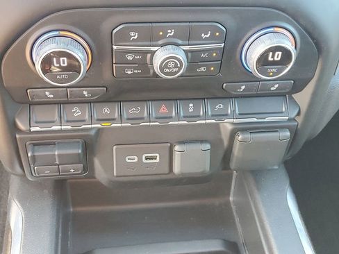 Used 2022 Chevrolet Silverado 1500 RST image 25