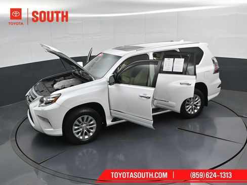 Used 2017 Lexus GX 460 AWD/4WD image 60