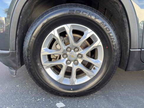 Used 2019 Chevrolet Traverse LT w/ LPO, Floor Liner Package FWD image 16