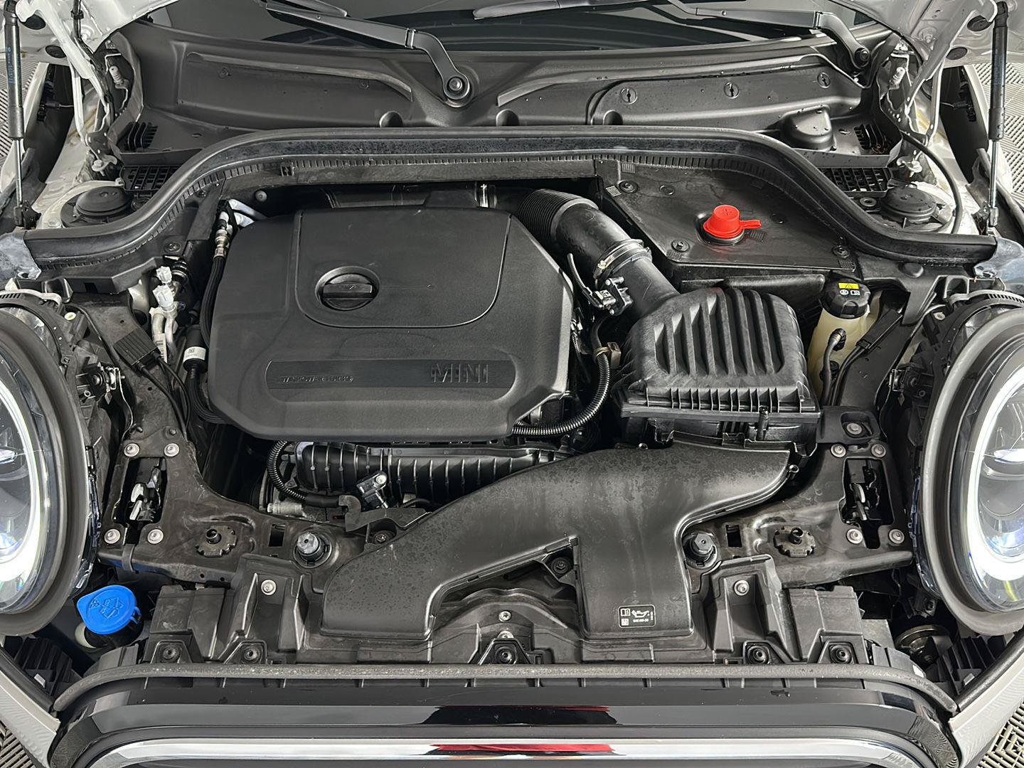 Used 2022 MINI Cooper 2-Door Hardtop FWD image 26