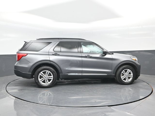 Certified 2023 Ford Explorer XLT AWD/4WD image 3