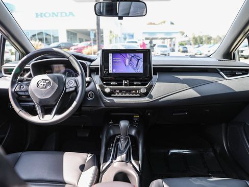 Used 2024 Toyota Corolla XSE FWD image 2