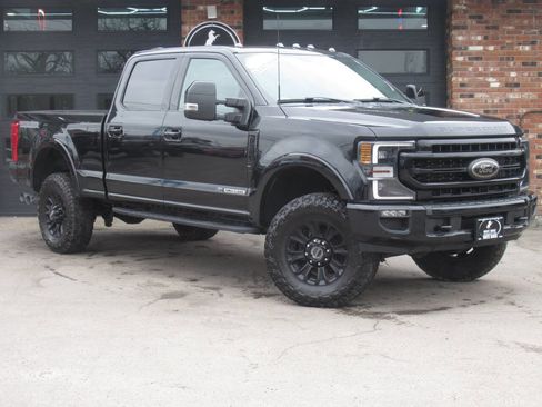 Used 2020 Ford F350 Lariat image 3