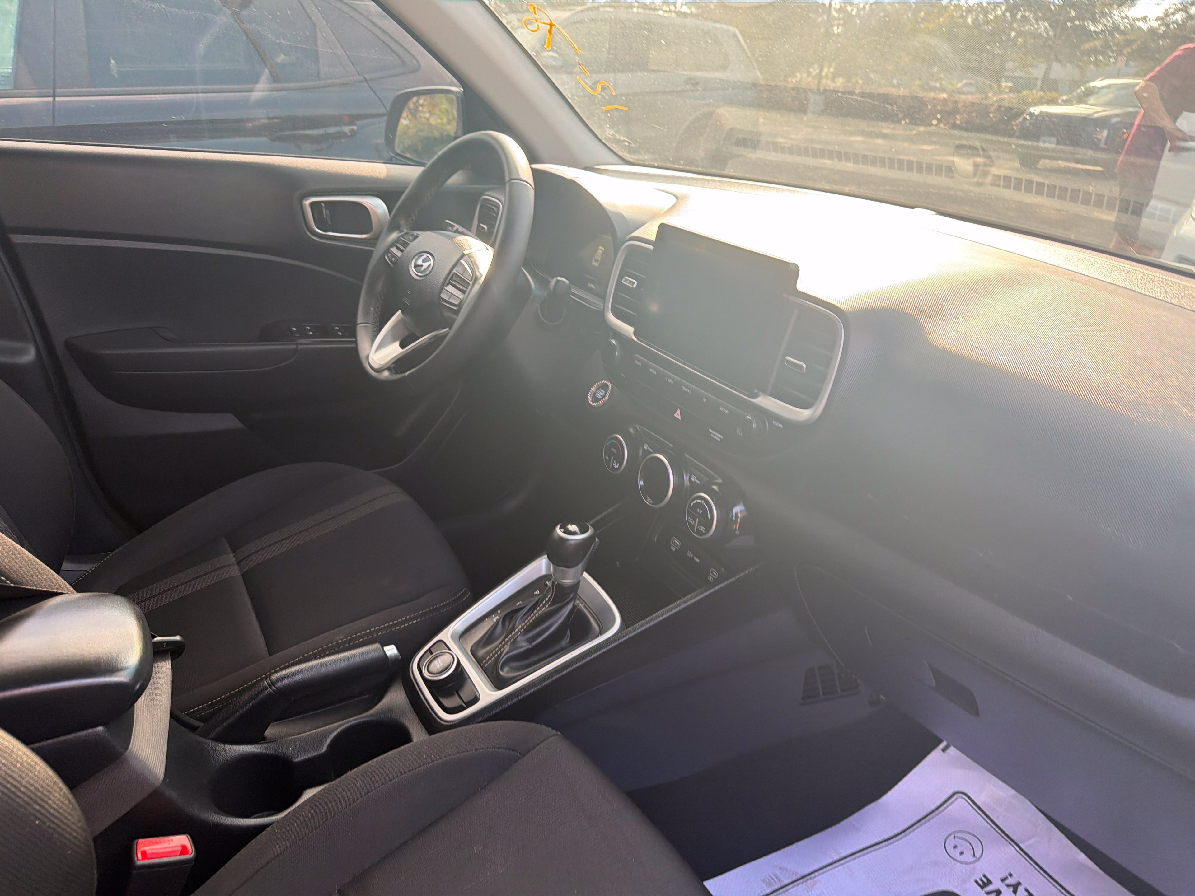 Used 2025 Hyundai Venue SEL FWD image 12