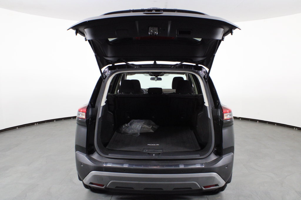 Certified 2023 Nissan Rogue SV FWD image 17