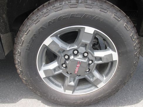 New 2025 GMC Sierra 2500 SLT w/ SLT Premium Package image 32