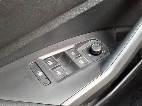 Used 2022 Volkswagen Jetta SE w/ Panoramic Sunroof Package image 26