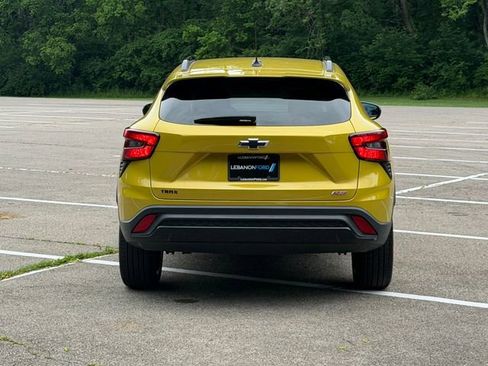 Used 2025 Chevrolet Trax RS w/ Driver Confidence Package FWD image 24
