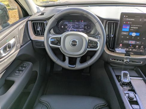 New 2026 Volvo XC60 B5 Ultra w/ Protection Package Premier image 15