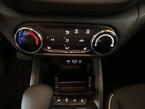 Used 2023 Chevrolet TrailBlazer LT FWD image 22