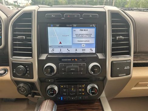 Used 2018 Ford F150 Lariat w/ Equipment Group 502A Luxury AWD/4WD image 21