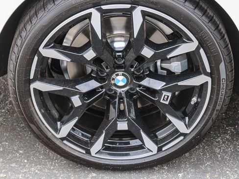 Certified 2025 BMW 330i xDrive Sedan w/ M Sport Package AWD/4WD image 11