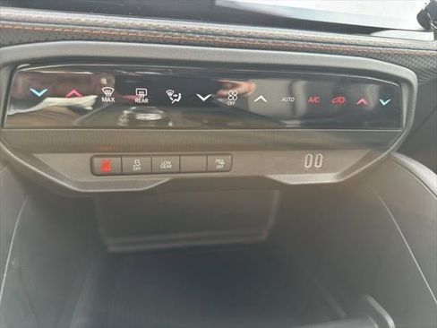 New 2026 Jeep Cherokee Limited image 39