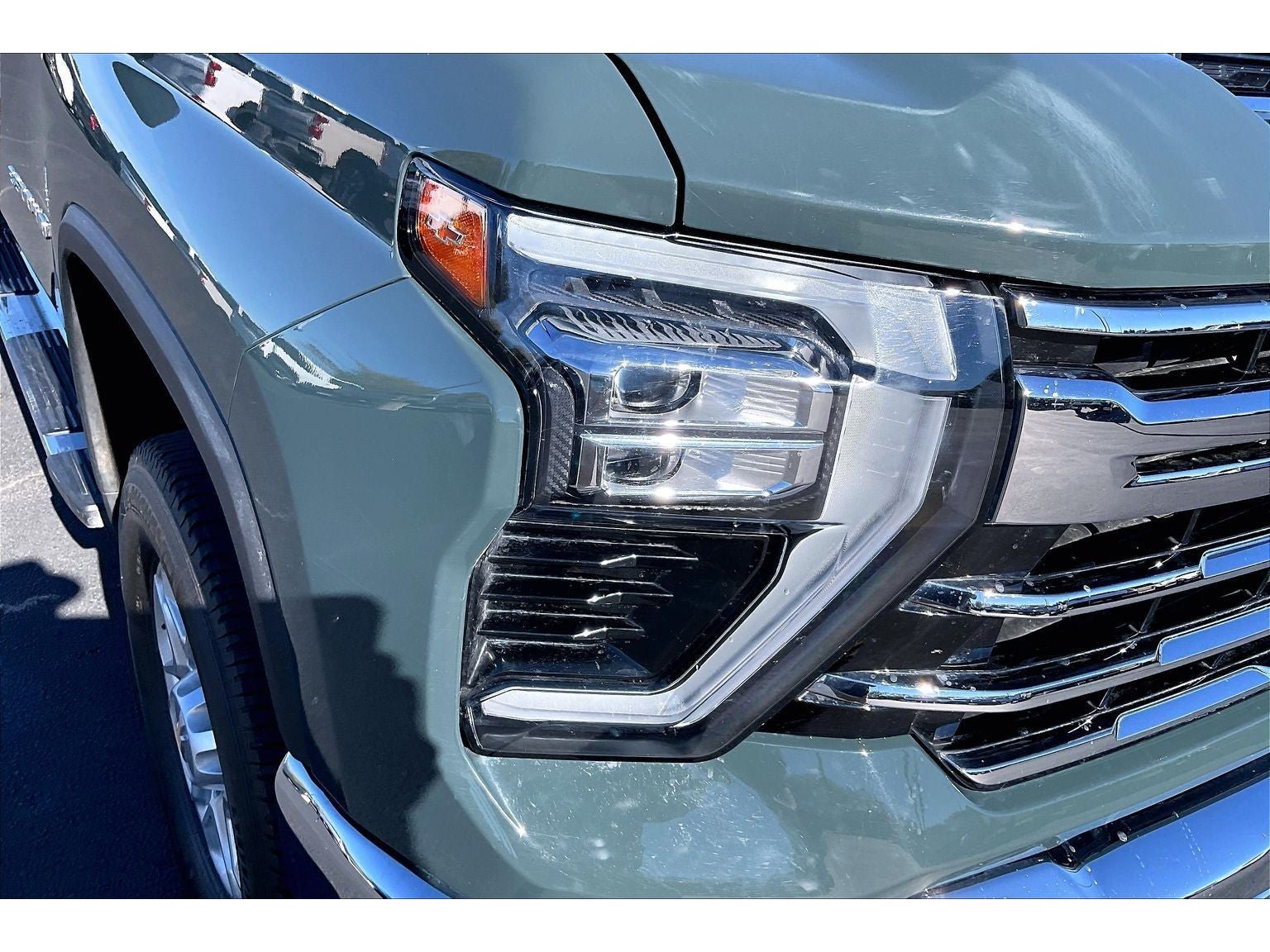 Used 2025 Chevrolet Silverado 3500 LTZ AWD/4WD image 29