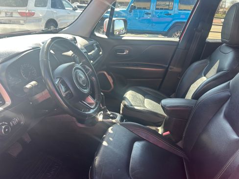 Used 2016 Jeep Renegade Limited image 7