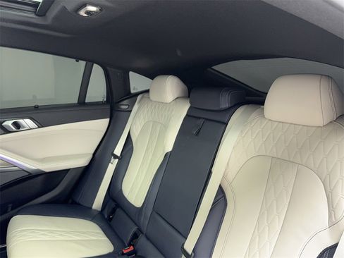 Used 2023 BMW X6 xDrive40i w/ Executive Package image 42