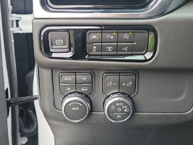 New 2026 GMC Yukon Denali AWD/4WD image 21