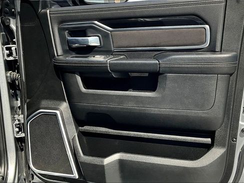 Used 2020 RAM 2500 Laramie w/ Night Edition image 28