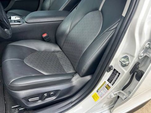 Used 2023 Toyota Camry XSE FWD image 8