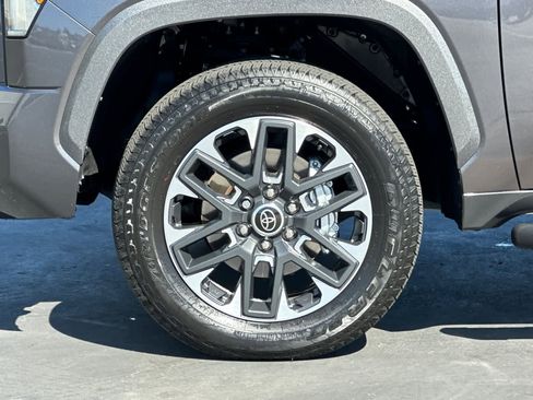 Used 2024 Toyota Tundra Limited image 29