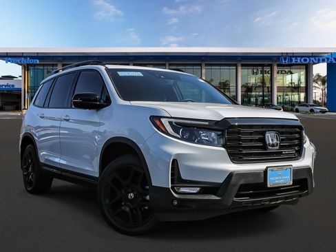Certified 2025 Honda Passport Black Edition image 1