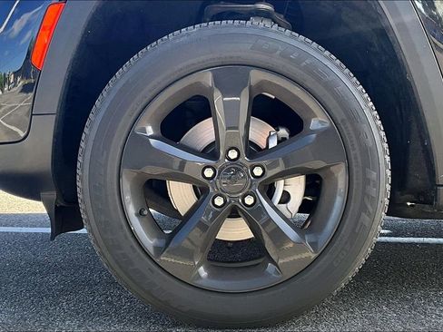 Used 2022 Jeep Grand Cherokee Altitude image 34