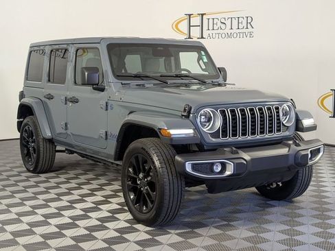 Certified 2025 Jeep Wrangler Unlimited Sahara w/ Safety Group AWD/4WD image 2