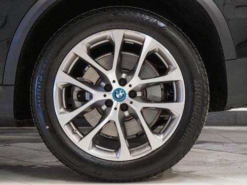 Used 2025 BMW X5 xDrive50e image 42