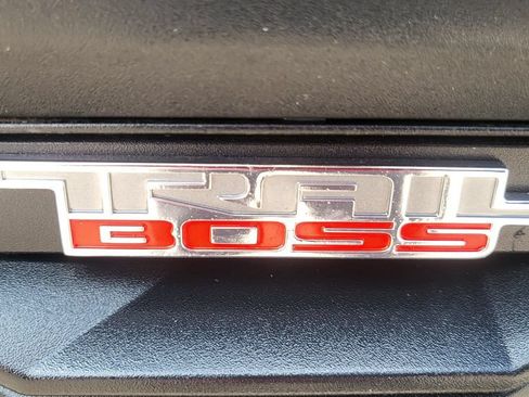 Used 2024 Chevrolet Colorado Trail Boss w/ Advanced Trailering Package AWD/4WD image 16