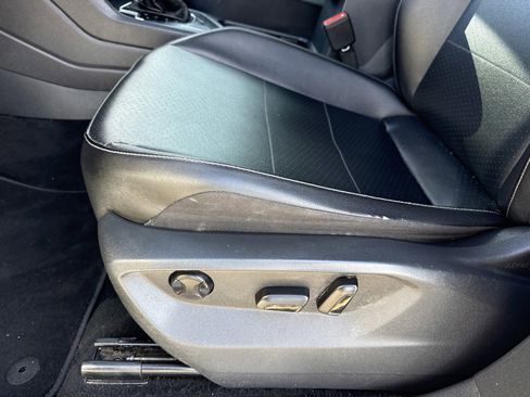 Used 2019 Volkswagen Tiguan SEL R-Line image 11