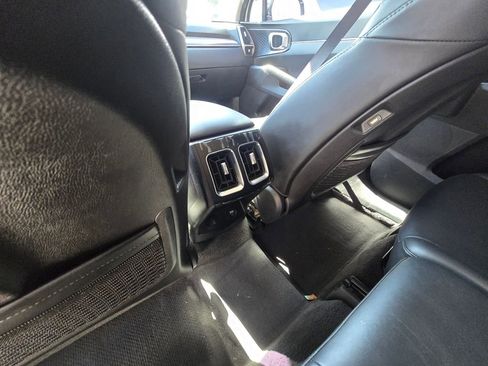Used 2023 Kia Sorento S image 26