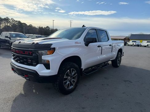 Used 2022 Chevrolet Silverado 1500 Custom Trail Boss AWD/4WD image 2