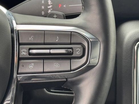 Used 2025 GMC Yukon Denali AWD/4WD image 24