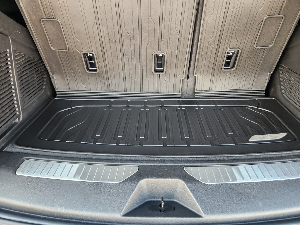 Used 2025 GMC Yukon Denali Ultimate w/ LPO, Floor Liner Package AWD/4WD image 33