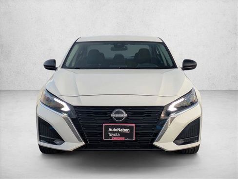 Used 2025 Nissan Altima 2.5 S image 2