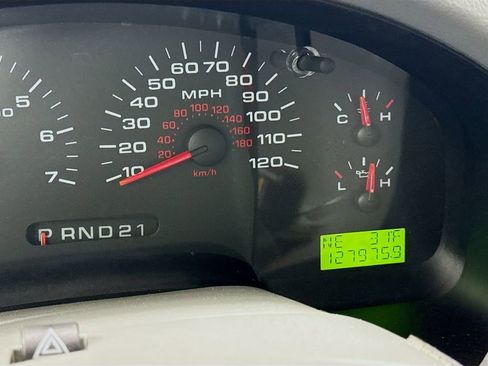 Used 2005 Ford F150 XLT image 12