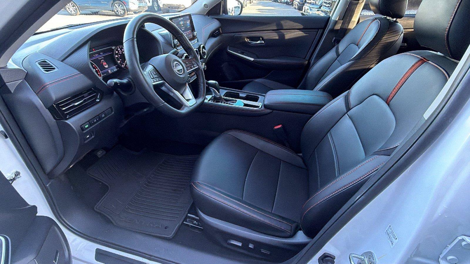 Used 2025 Nissan Sentra SR w/ SR Premium Package FWD image 17