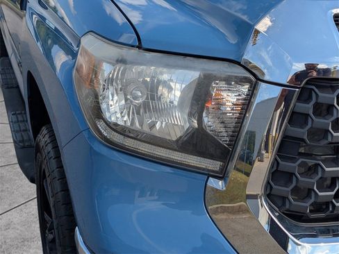 Used 2021 Toyota Tundra SR5 w/ SR5 Leather Package image 9