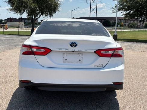 Used 2018 Toyota Camry LE FWD image 5