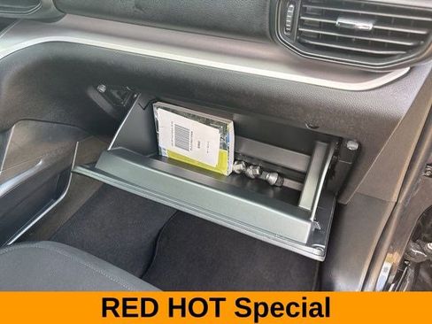 Used 2023 Ford Explorer XLT image 44