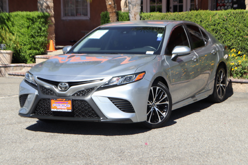 Used 2018 Toyota Camry SE FWD image 4