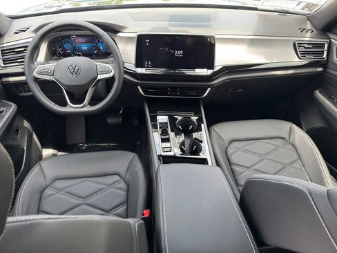 New 2026 Volkswagen Atlas Cross Sport SE FWD image 23