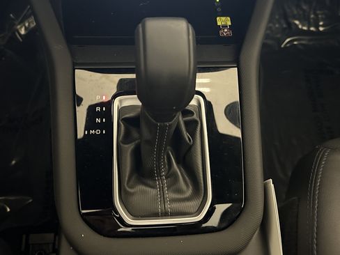 Certified 2025 Subaru Forester Limited image 32