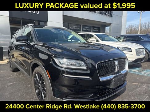 Used 2023 Lincoln Nautilus Reserve w/ Monochromatic Package image 4