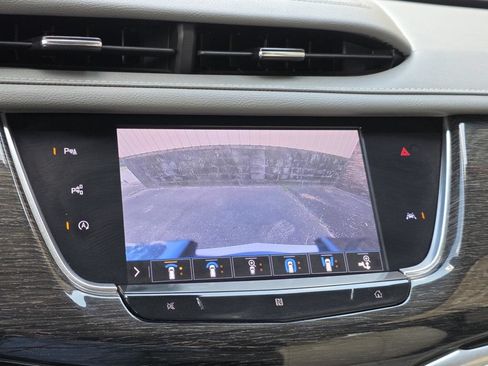 Used 2020 Cadillac XT6 Premium Luxury FWD image 35